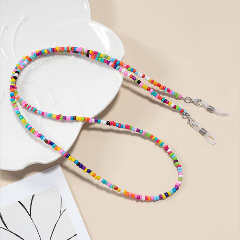 سلسلة نظارات ملونة من خرز الأر - مراجعة Mask Chain Holder وسعره